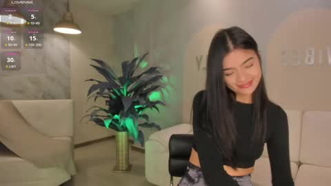 Alana online show from September 19, 2025, 12:06 pm