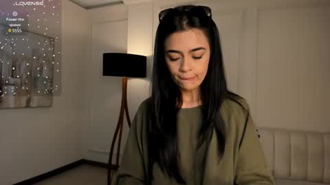 Alana online show from November 21, 2025, 12:04 pm