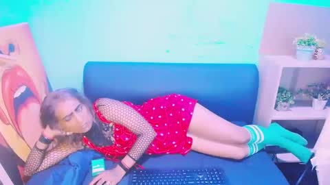 Snapshot of alanadelray chatting on December 5, 2024, 10:55 am alanadelray online show from December 5, 2024, 10:55 am