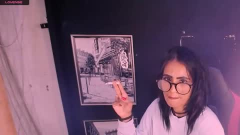 Snapshot of alanadelray chatting on November 1, 2025, 8:27 am alanadelray online show from November 1, 2025, 8:27 am