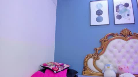 alana online show from September 14, 2025, 4:06 pm