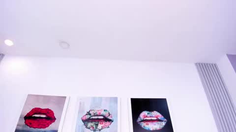 Snapshot of alanakim_ chatting on September 19, 2025, 8:09 pm Alana Kim online show from September 19, 2025, 8:09 pm