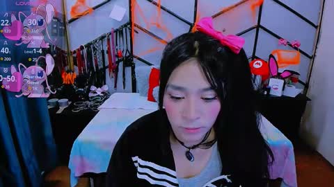 Snapshot of alanaluke chatting on October 4, 2025, 12:14 pm Alana online show from October 4, 2025, 12:14 pm