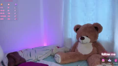 Snapshot of alannah__ chatting on September 10, 2025, 2:50 pm online show from September 10, 2025, 2:50 pm