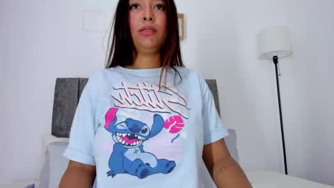 Snapshot of alannajones1 chatting on November 11, 2025, 11:43 am Alanna online show from November 11, 2025, 11:43 am