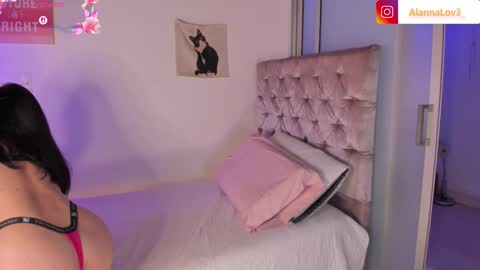 Snapshot of alannalove__ chatting on March 19, 2026, 7:18 pm Alanna online show from March 19, 2026, 7:18 pm