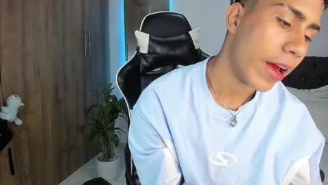 alannaughty_ online show from May 11, 2026, 10:29 pm