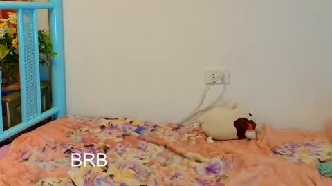 Snapshot of alaska_drew chatting on October 18, 2025, 4:37 am Alaska online show from October 18, 2025, 4:37 am