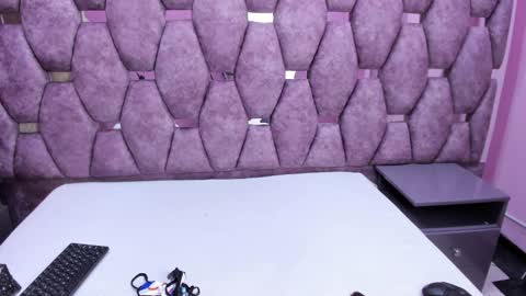 AlaSmith  online show from October 2, 2025, 2:18 am