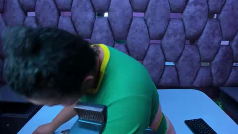 AlaSmith  online show from November 25, 2025, 2:22 am