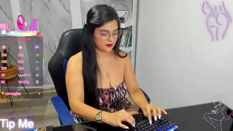 Snapshot of alayasmile chatting on September 25, 2025, 11:19 pm Alaya online show from September 25, 2025, 11:19 pm