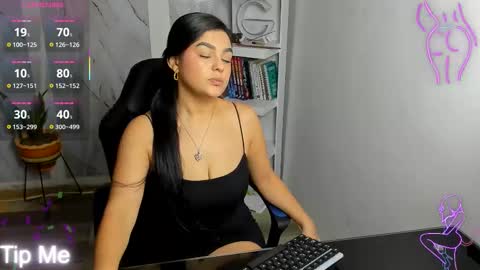 Snapshot of alayasmile chatting on November 2, 2025, 1:02 pm Alaya online show from November 2, 2025, 1:02 pm