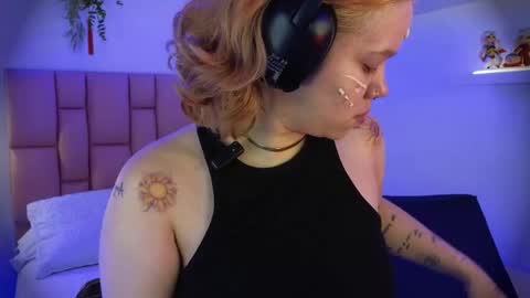 albaandthayron online show from October 1, 2025, 11:27 am