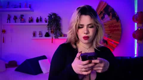 Snapshot of albaandthayron chatting on June 12, 2026, 12:15 pm albaandthayron online show from June 12, 2026, 12:15 pm