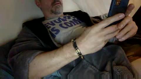 albandant online show from November 30, 2025, 8:51 am