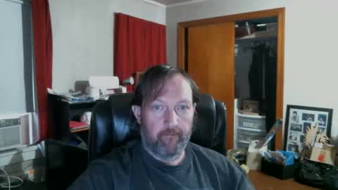 Snapshot of alberik2316 chatting on October 3, 2025, 4:26 pm Alberik online show from October 3, 2025, 4:26 pm