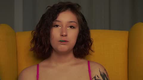 Snapshot of albertaellen chatting on January 18, 2025, 7:37 pm Hi all. My name is Stela and this is my first day here online show from January 18, 2025, 7:37 pm
