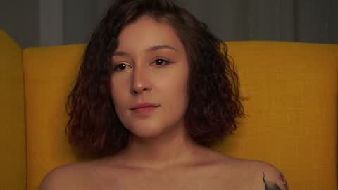 Snapshot of albertaellen chatting on January 18, 2025, 10:39 pm Hi all. My name is Stela and this is my first day here online show from January 18, 2025, 10:39 pm