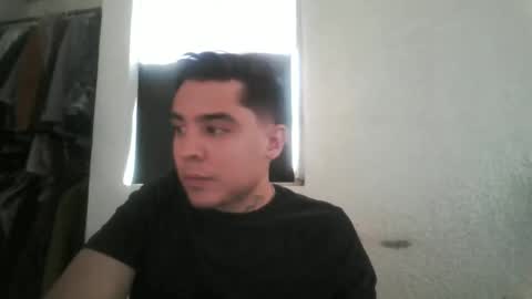 albertoarenas16 online show from June 1, 2026, 7:48 pm
