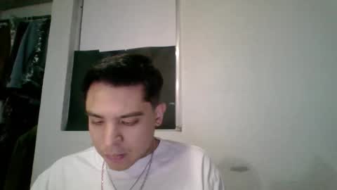 albertoarenas16 online show from June 3, 2026, 5:32 am