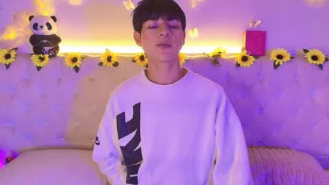 ale_aurarashi online show from March 20, 2026, 5:23 am