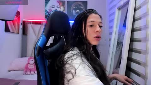 ale_noah_xxx online show from January 3, 2025, 6:44 am