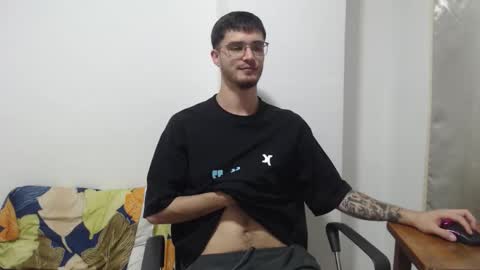 Snapshot of aleex_miller chatting on October 7, 2025, 12:08 am aleex_miller online show from October 7, 2025, 12:08 am