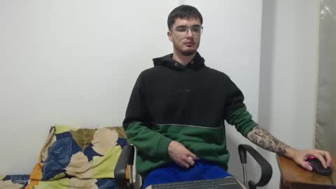 Snapshot of aleex_miller chatting on October 8, 2025, 7:39 am aleex_miller online show from October 8, 2025, 7:39 am