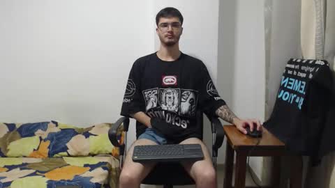 Snapshot of aleex_miller chatting on October 13, 2025, 12:43 am aleex_miller online show from October 13, 2025, 12:43 am