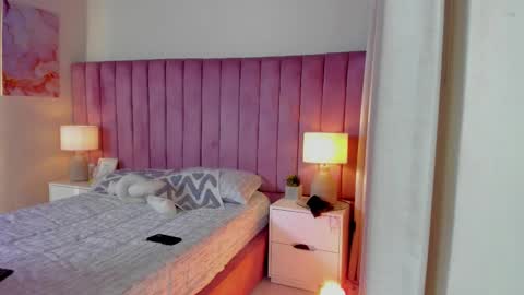 Snapshot of aleja_arango chatting on November 7, 2025, 10:21 pm Alejandra Arango online show from November 7, 2025, 10:21 pm