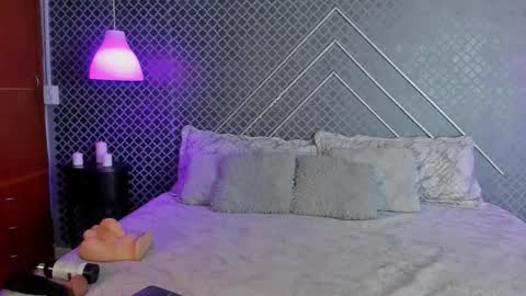 aleja_bloom online show from October 16, 2025, 12:17 pm