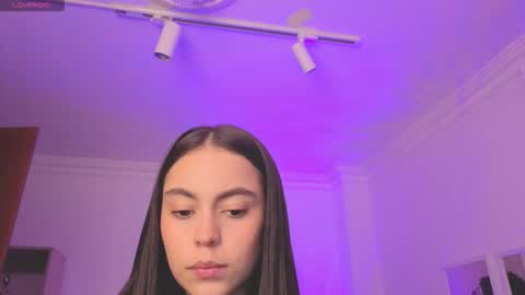 Alejandra online show from March 12, 2026, 11:27 am