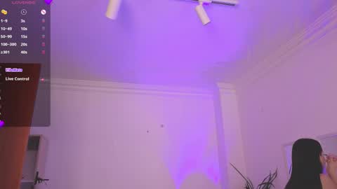 Alejandra online show from April 11, 2026, 11:36 am