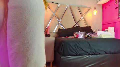 alejandra martins online show from June 3, 2026, 1:14 pm