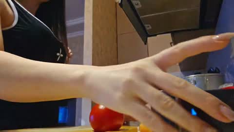 alejandradelaney online show from December 10, 2024, 12:49 pm