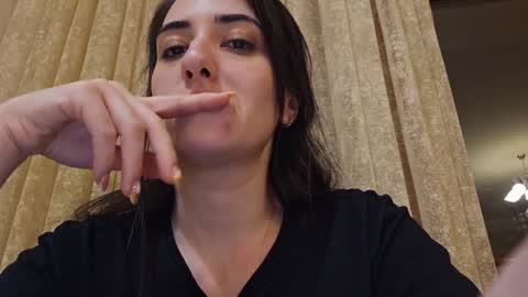 alejandradelaney online show from January 1, 2025, 3:14 pm