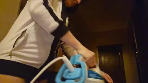alejandradelaney online show from February 17, 2025, 10:47 pm