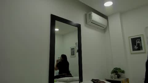 Snapshot of alejandrarojas_ chatting on June 11, 2026, 12:14 pm Alejandra online show from June 11, 2026, 12:14 pm