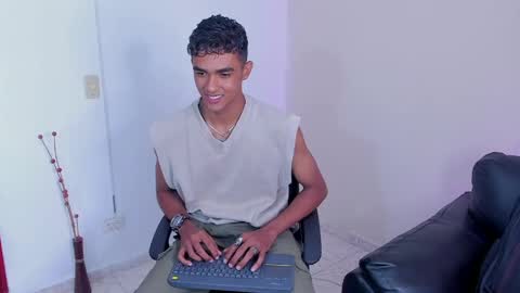 Snapshot of alejandro_williams chatting on May 13, 2026, 10:27 pm Alejandro williams online show from May 13, 2026, 10:27 pm