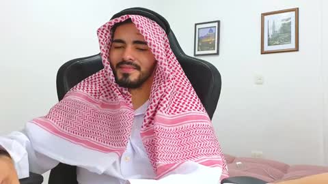 alejandroo_7 online show from January 19, 2025, 12:49 am