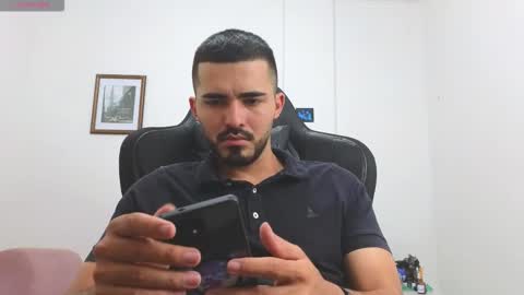 alejandroo_7 online show from November 20, 2025, 8:08 pm