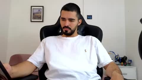 alejandroo_7 online show from July 21, 2026, 6:43 pm