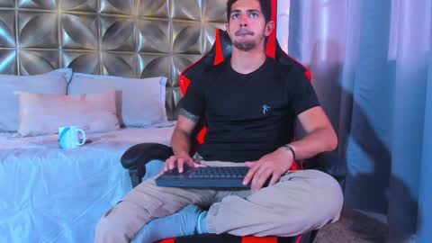 Alejo  online show from January 26, 2025, 8:02 pm