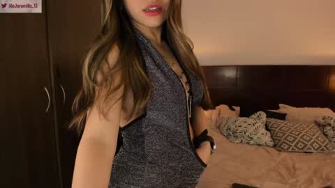 Snapshot of alejaramillo_ chatting on January 22, 2025, 10:05 pm Alejandra online show from January 22, 2025, 10:05 pm