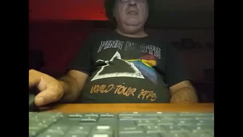 alejito16 online show from October 19, 2025, 7:09 am