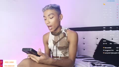 alejo_cute online show from December 9, 2024, 11:56 pm