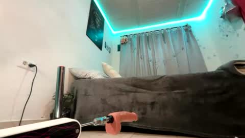 alejo_cute online show from June 27, 2026, 7:41 pm
