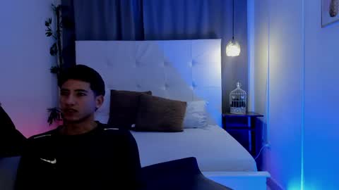Snapshot of alejo_exotic chatting on May 25, 2026, 12:11 pm alejo_exotic online show from May 25, 2026, 12:11 pm