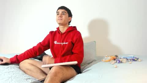 alejo_gray1 online show from October 22, 2025, 5:02 pm