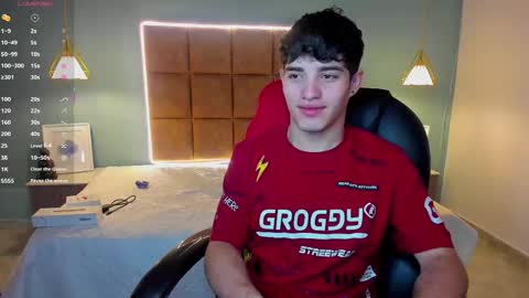 Snapshot of alejootwink chatting on September 26, 2025, 4:38 am ALejoo Saenz online show from September 26, 2025, 4:38 am